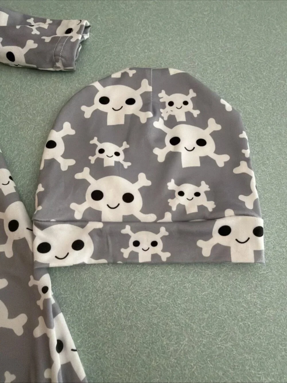 Adorable Sweetness Baby Gown & Hat Set - Playful Skull & Crossbones - Size 0-3M